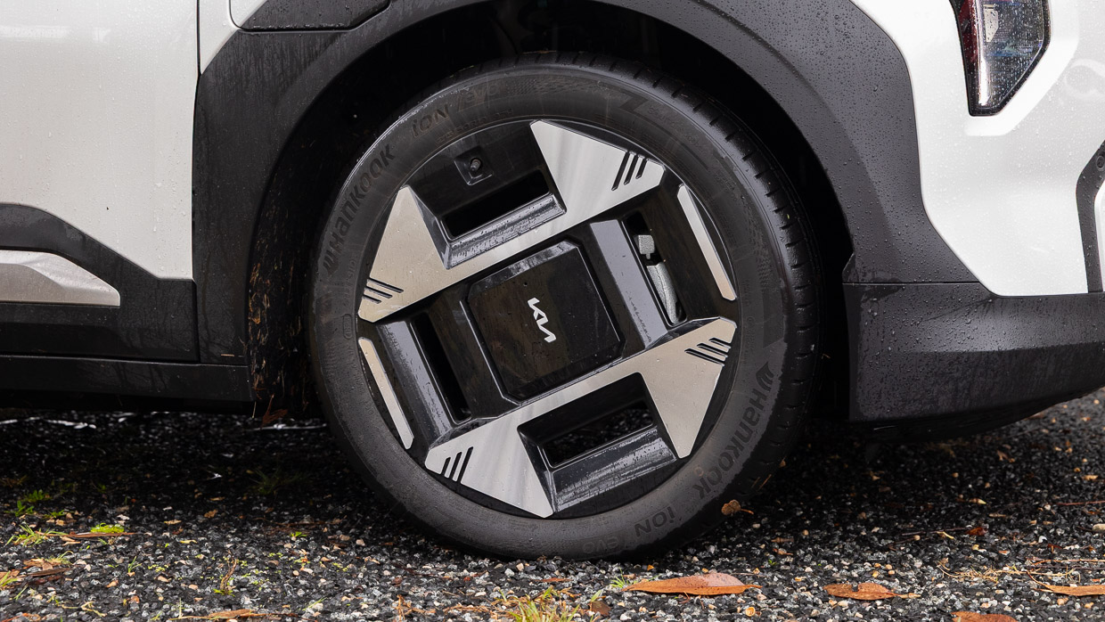 Kia EV3 Earth LT 2025 front wheel