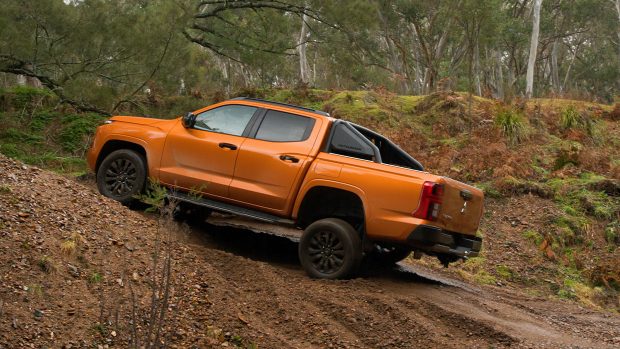 mitsubishi-triton-off-road