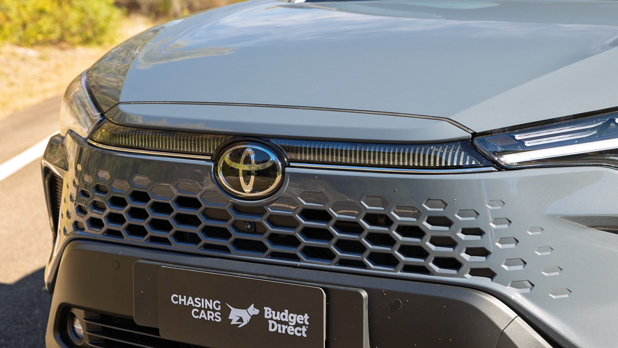 Toyota Corolla Cross Atmos 2025 grille