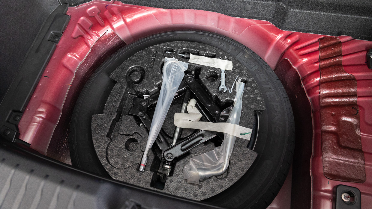 Mahindra XUV3XO AXL7 2025 interior spare