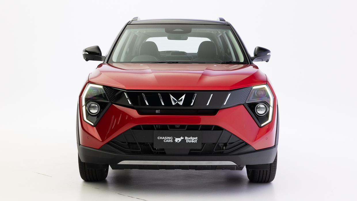 Mahindra XUV3XO AXL7 2025 front