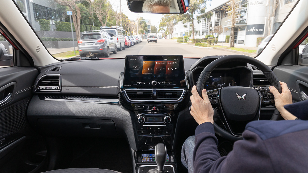 Mahindra XUV3XO AXL7 2025 driving POV