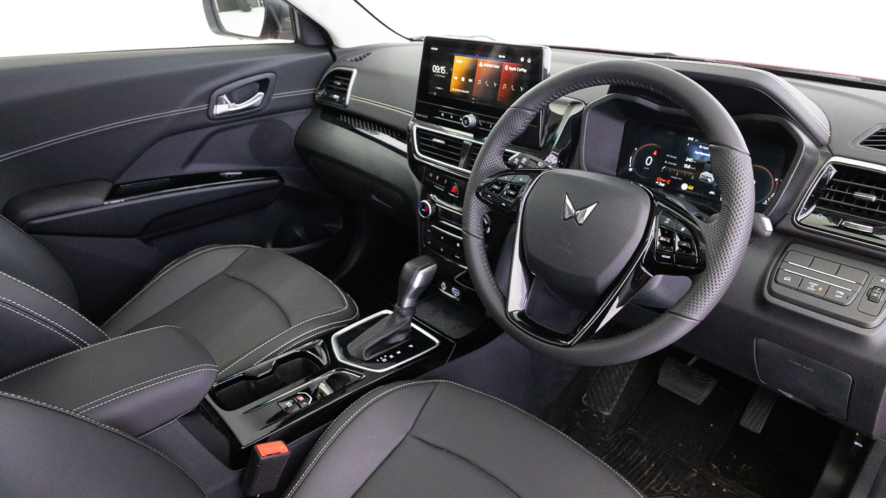 Mahindra XUV3XO AXL7 2025 interior