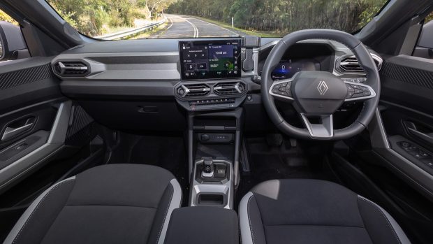 Renault Duster 4x2 Techno 2026 interior