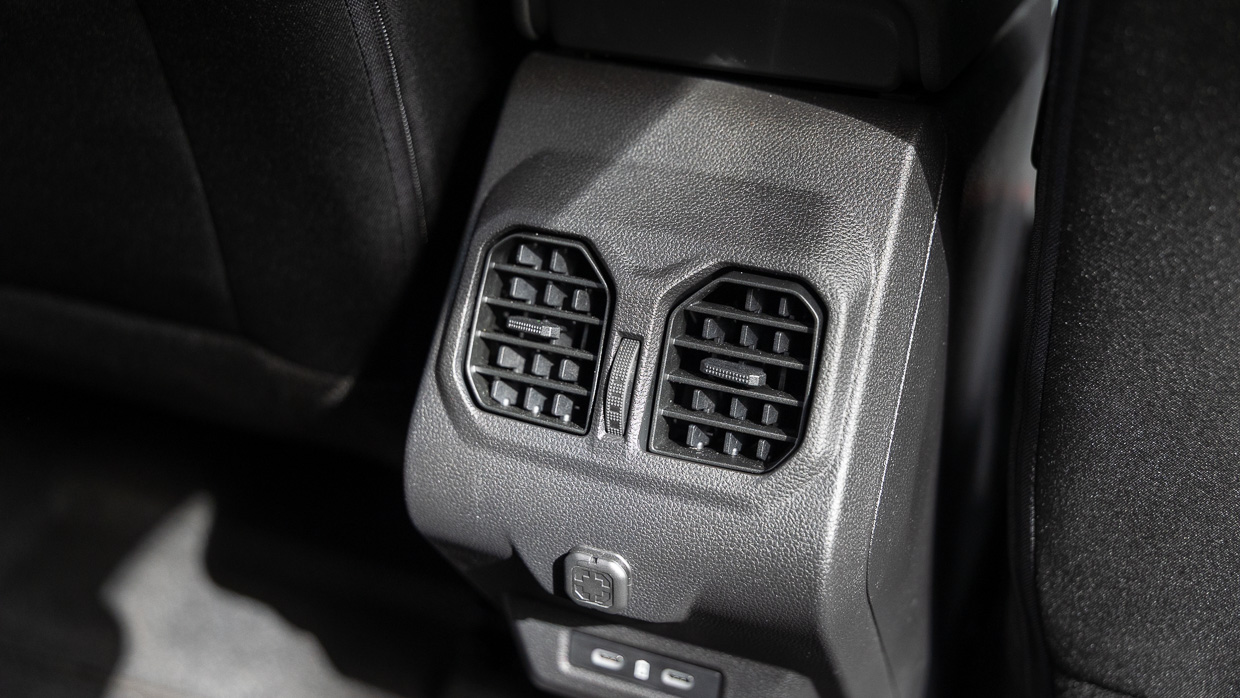 Renault Duster 4x2 Techno 2026 interior vents