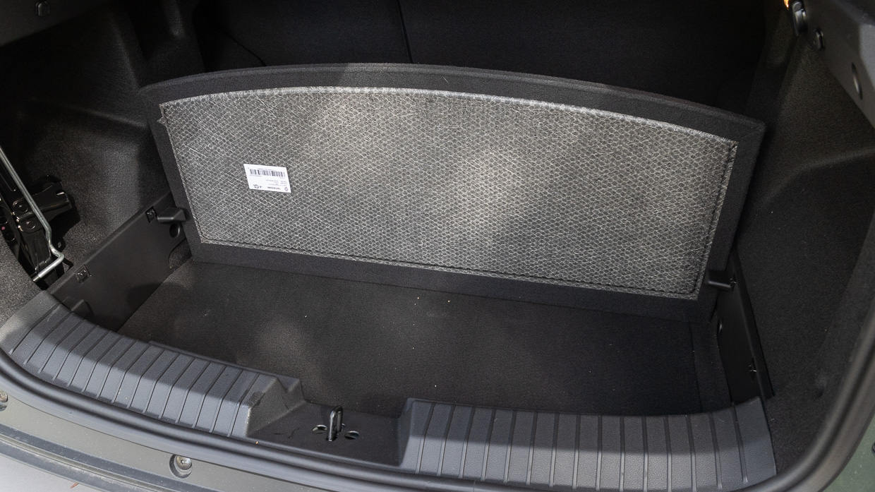 Renault Duster 4x2 Techno 2026 interior boot