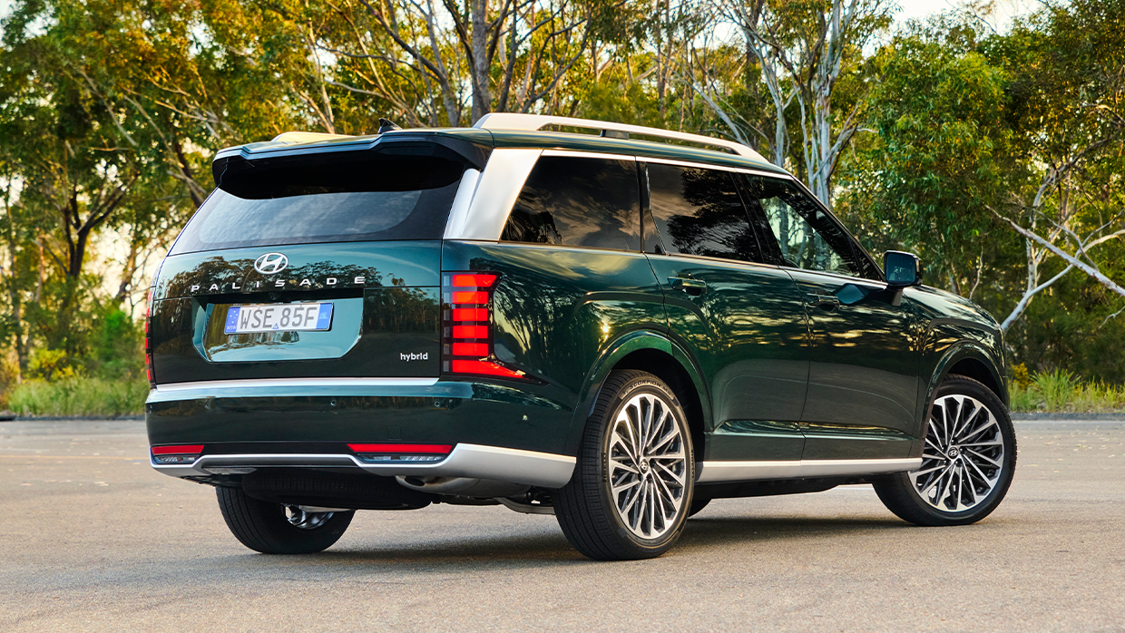 2026 Hyundai Palisade rear 3 4 1