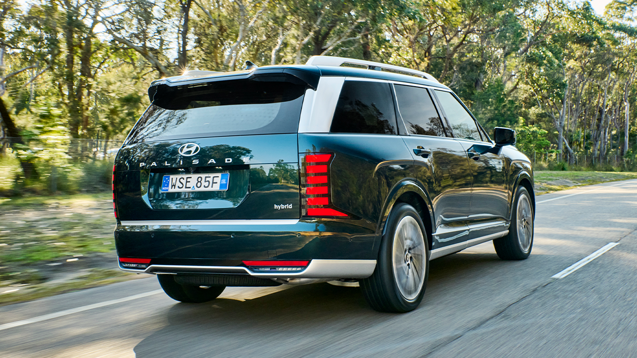 2026 Hyundai Palisade rear 3 4 driving