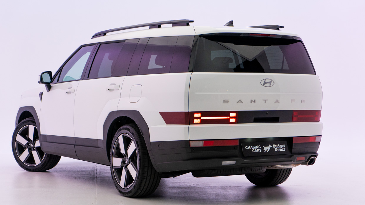 2025 Hyundai Santa Fe rear 3-4