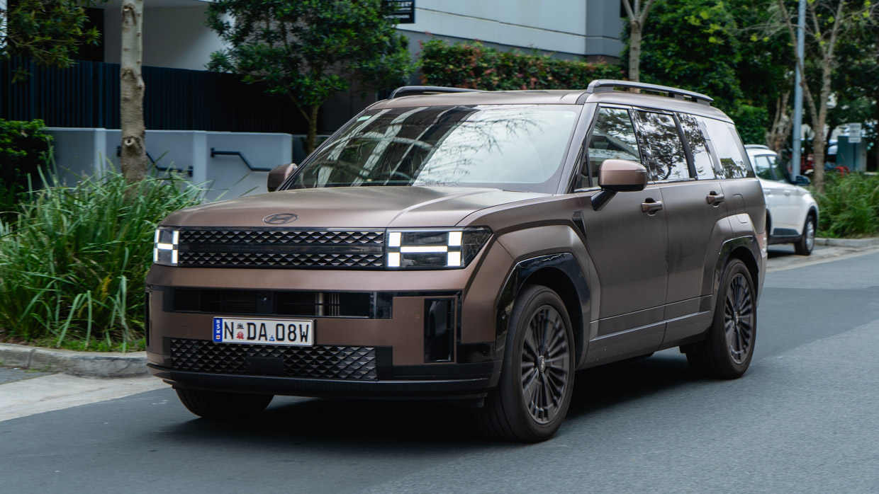 2025 Hyundai Santa Fe Calligraphy front 3-4