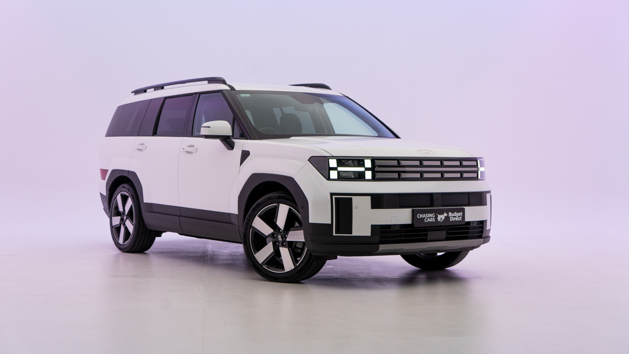 2025 Hyundai Santa Fe front 3-4