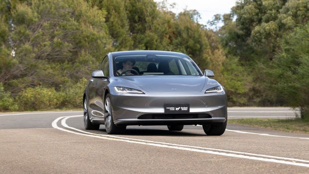 Tesla Model 3 LR AWD 2025 FSD 37