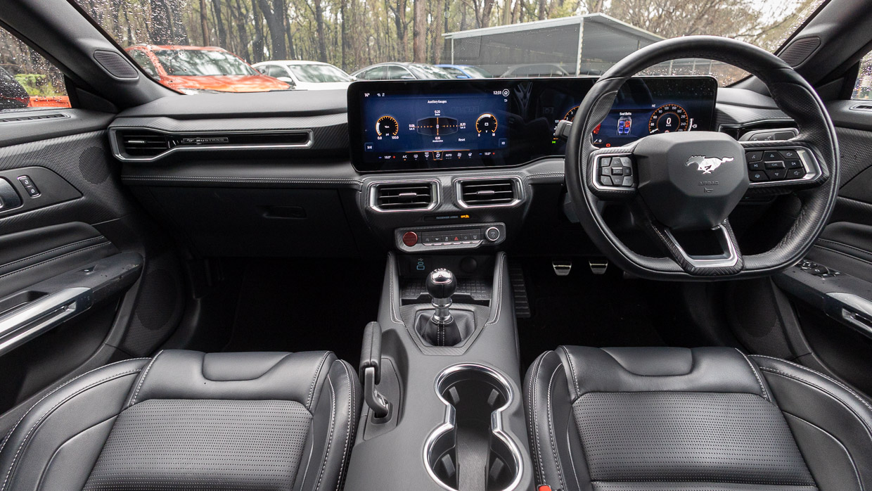 Ford Mustang GT 2025 interior