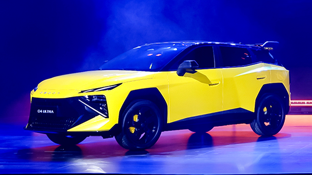 Chery announces new hybrid SUVs, solid-state batteries with up to 1500km of range, and... a new ute? 19 2026 Chery Omoda 4 Ultra front 3 4