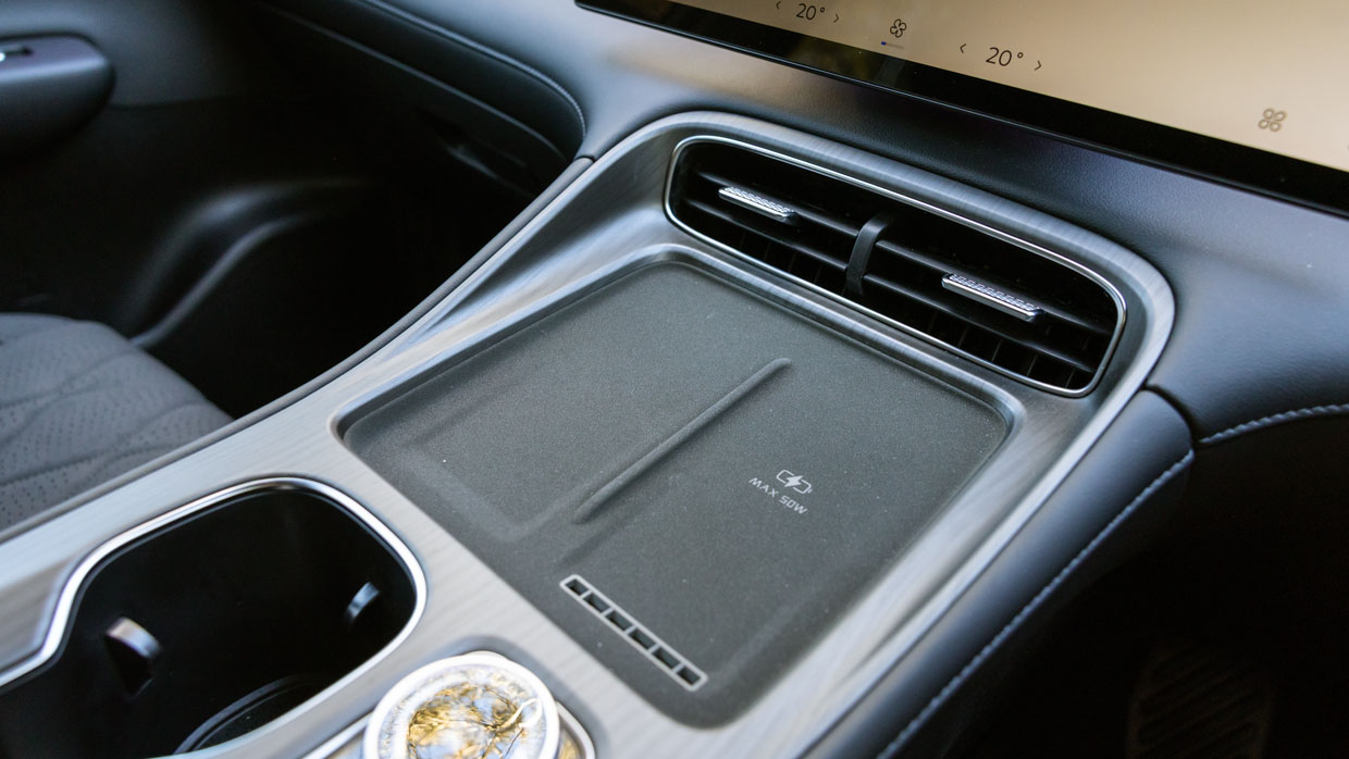 Chery Tiggo 8 CSH Urban 2026 phone charger