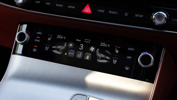 Genesis GV70 3.5 Signature Sport 2025 interior screen