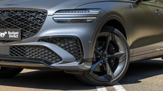 Genesis GV70 3.5 Signature Sport 2025 front 3/4