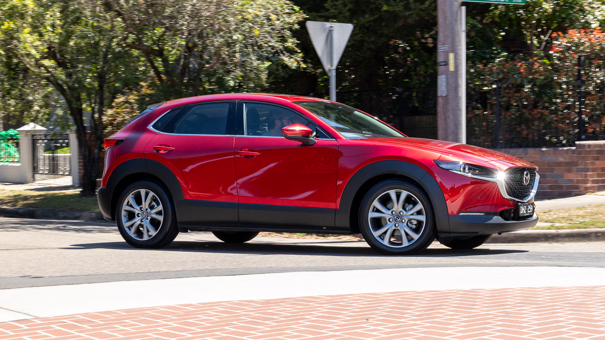 Mazda CX-30 G25 Astina 2026 driving