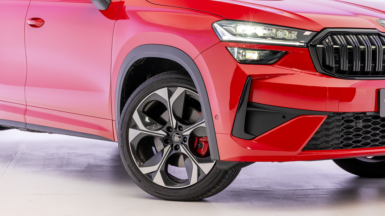 Skoda Kodiaq RS 2025 front 3/4