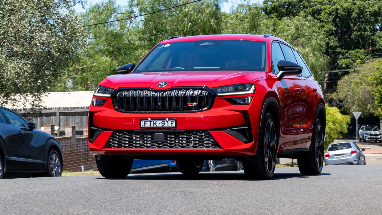 Skoda Kodiaq RS 2025 driving
