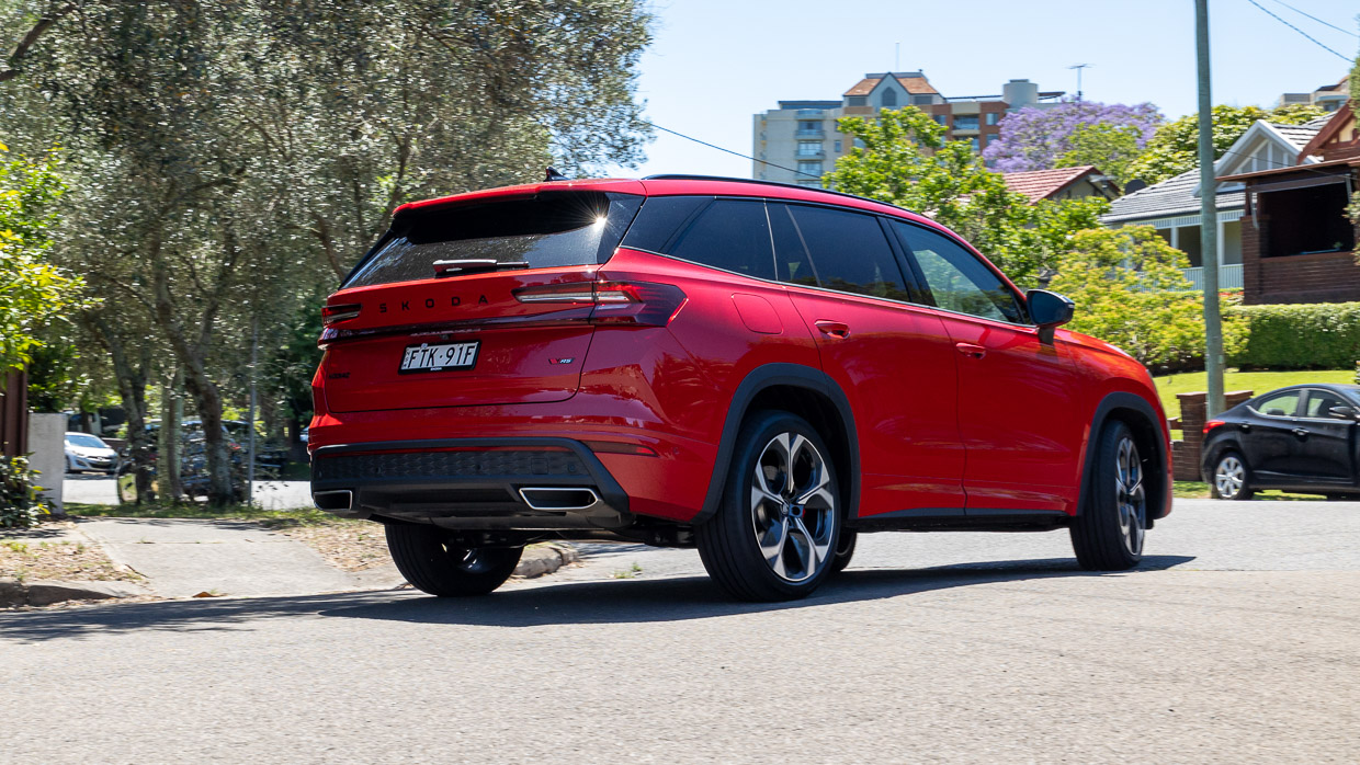 Skoda Kodiaq RS 2025 driving