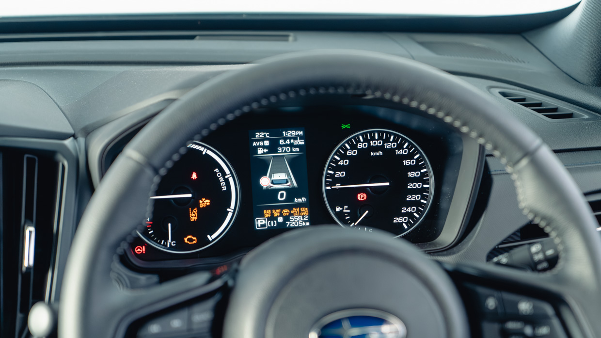 Subaru Forester hybrid AWD 2025 interior digital dash
