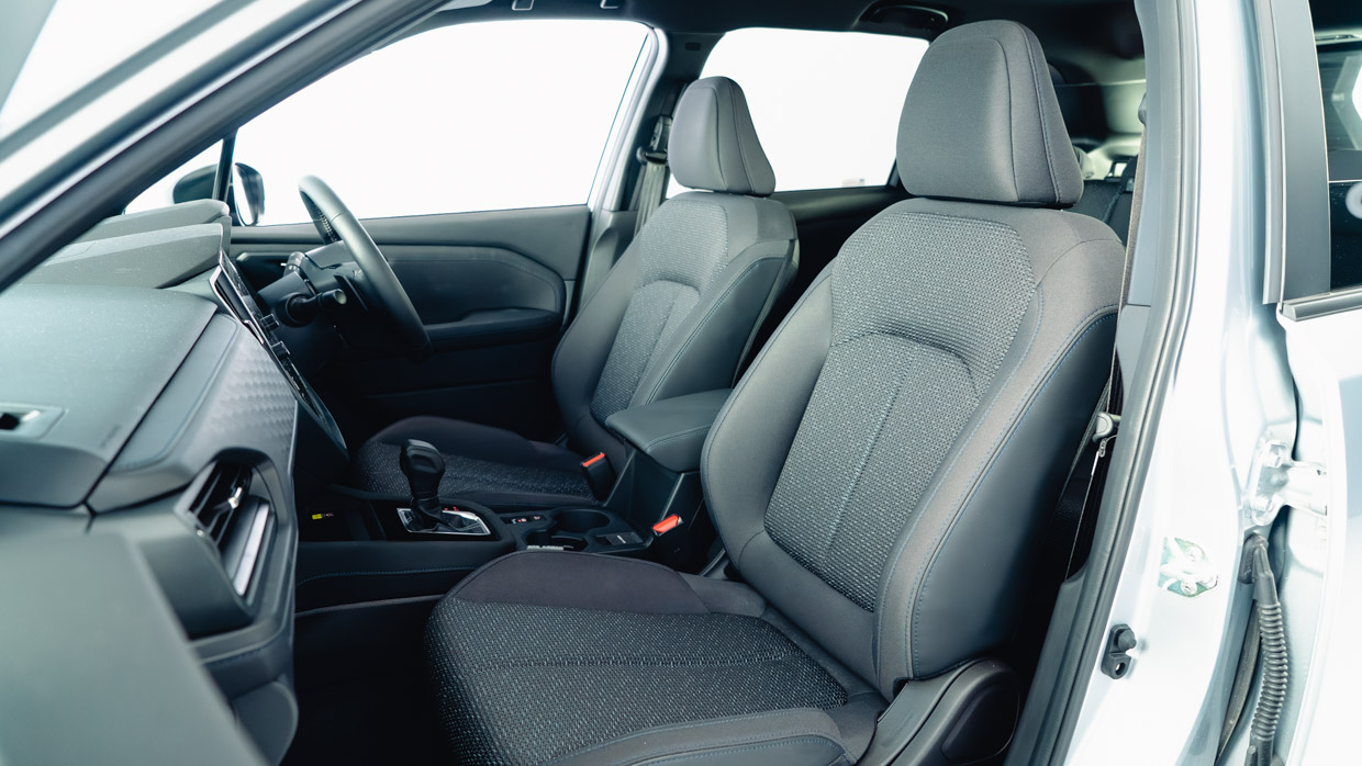 Subaru Forester hybrid AWD 2025 interior front seat