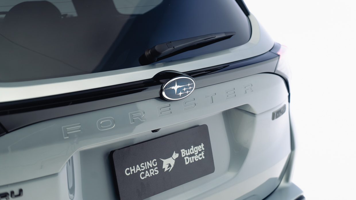 Subaru Forester hybrid AWD 2025 badge