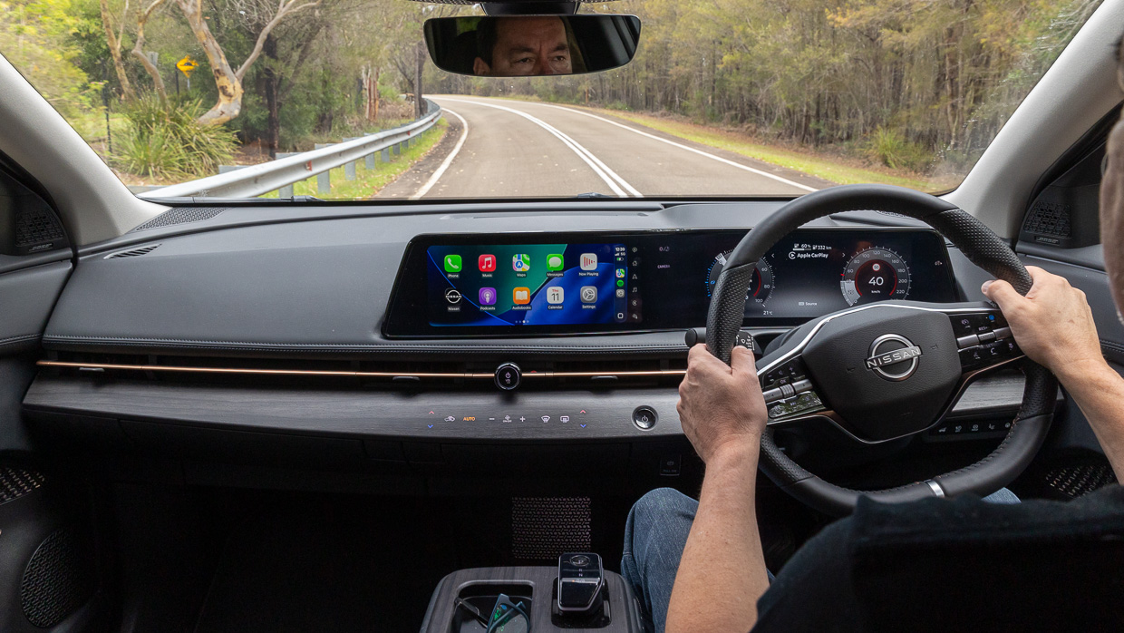 Nissan Ariya Advance+ 2025 driving interior