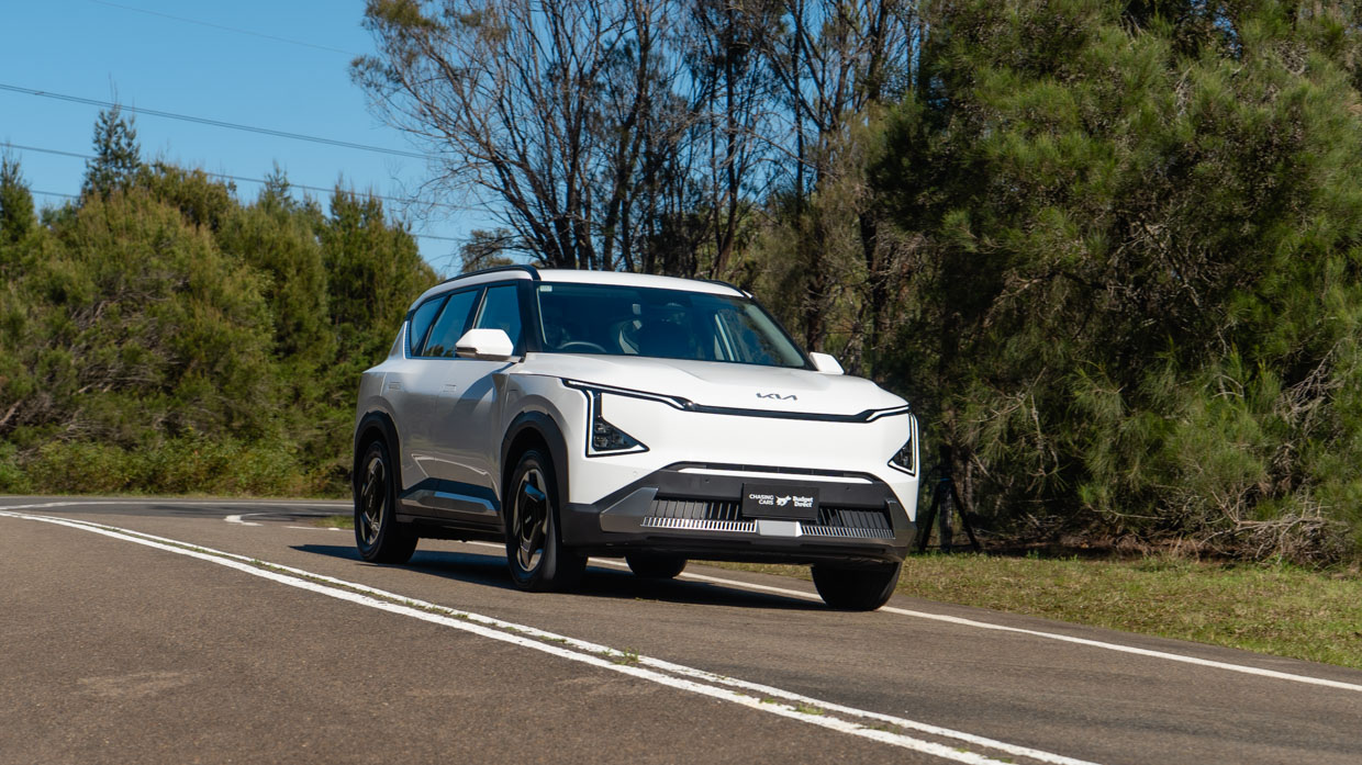 Kia EV5 Air Standard Range 2025 driving