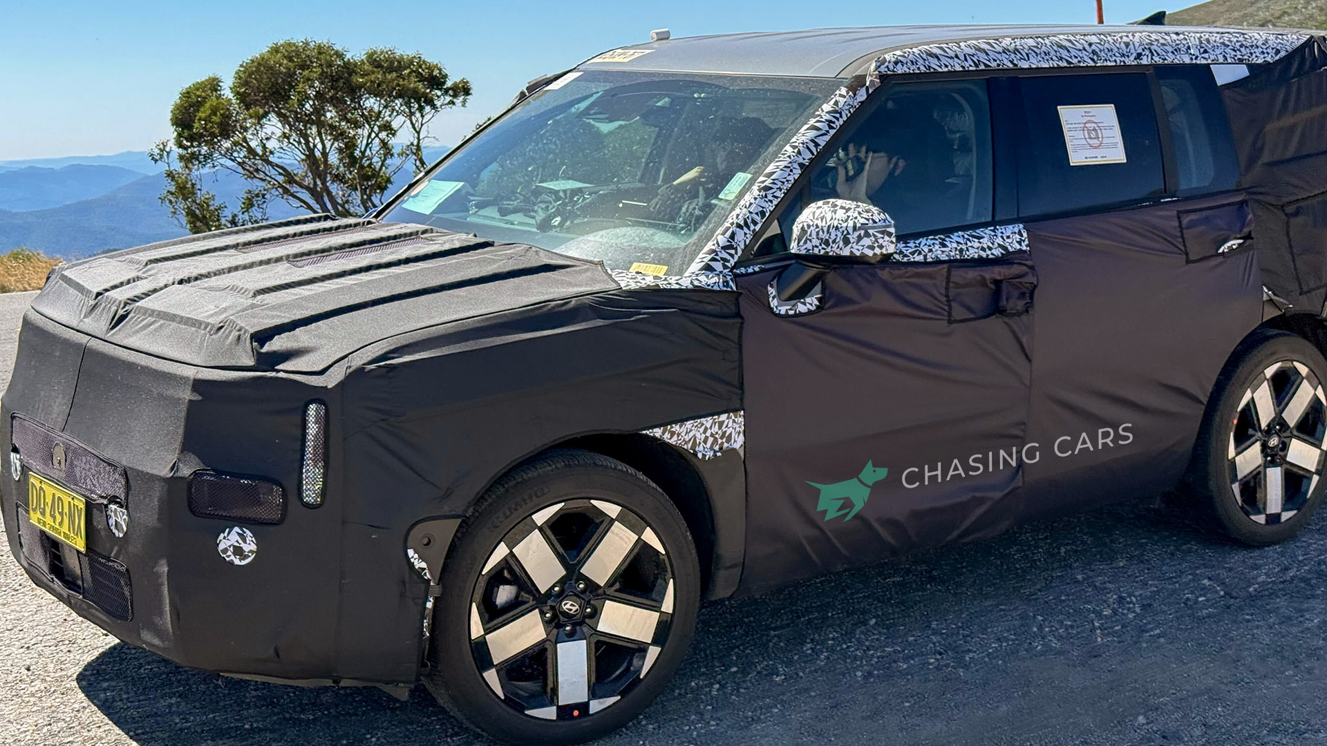 2027-hyundai-santa-fe-spy-3