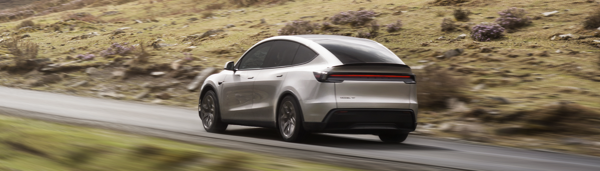 Tesla’s six-seater is here! Tesla Model Y L 2026 priced for Australia, with deliveries imminent