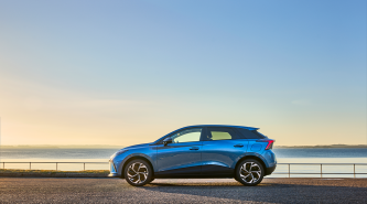 <strong>MG4 EV 2026: Electric hatch gets an upmarket refresh and a big price drop for go-fast XPower AWD </strong>
