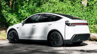 Tesla Model Y 2027: improved performance, cheaper flagship and V2L for Zeekr 7X and BYD Sealion 7 rival